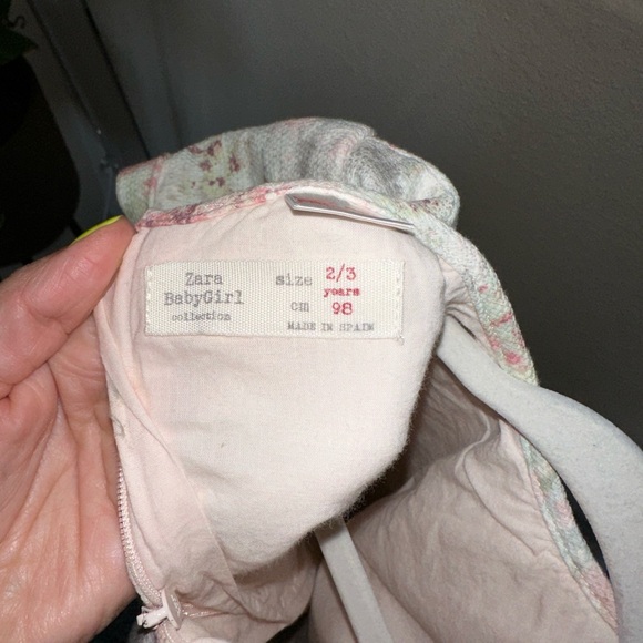Beautiful ZARA Watercolor Dress - Picture 3 of 5